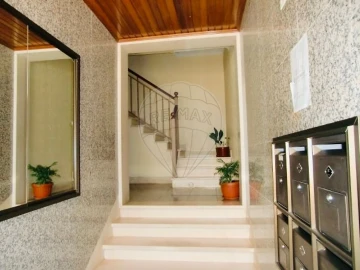 Apartamento T3 para Arrendamento em Águas Livres