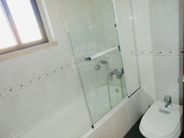Apartamento T3 para Arrendamento em Águas Livres