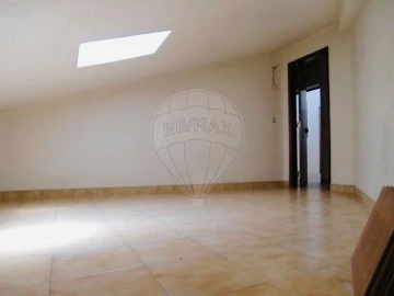 Apartamento T3 para Arrendamento em Águas Livres