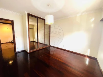 Apartamento T3 para Arrendamento em Alfragide