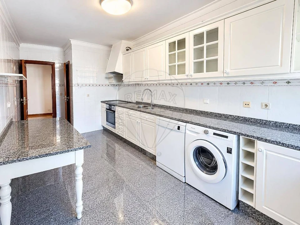 Apartamento T3 para Arrendamento em Alfragide Foto 5