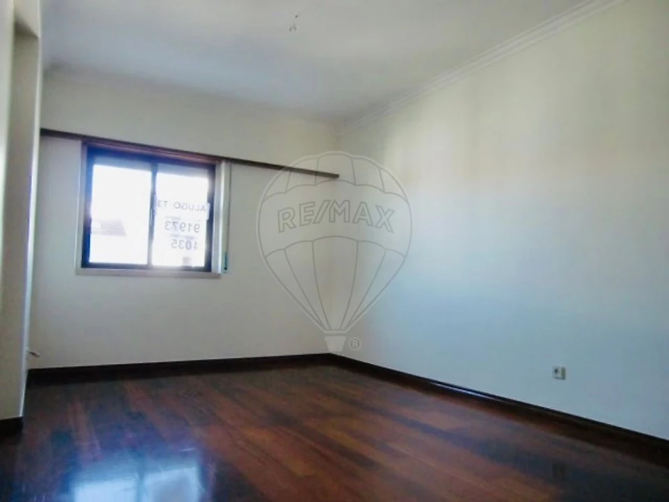 Apartamento T3 para Arrendamento em Águas Livres Foto 5