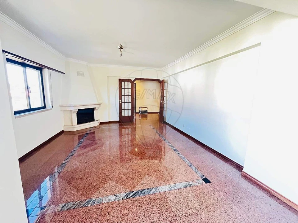 Apartamento T3 para Arrendamento em Alfragide Foto 14