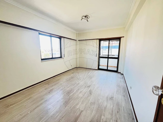 Apartamento T3 para Arrendamento em Alfragide Foto 18