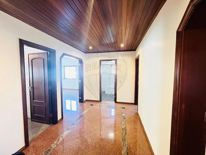 Apartamento T3 para Arrendamento em Alfragide Foto 8
