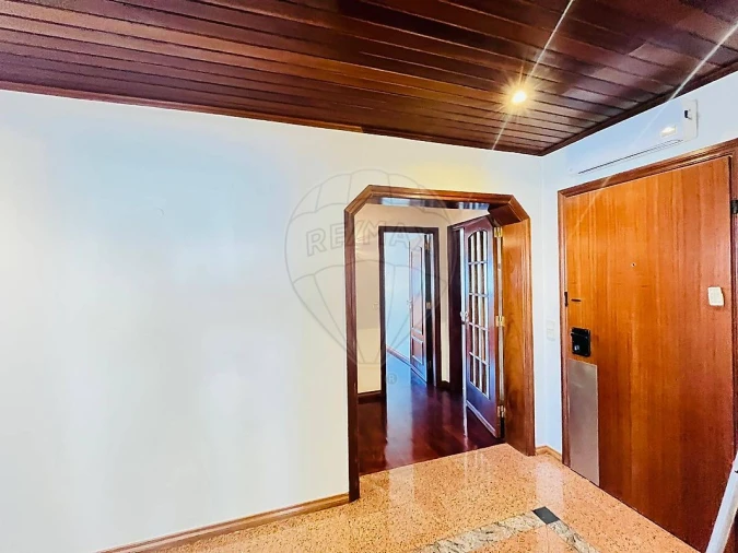 Apartamento T3 para Arrendamento em Alfragide Foto 9
