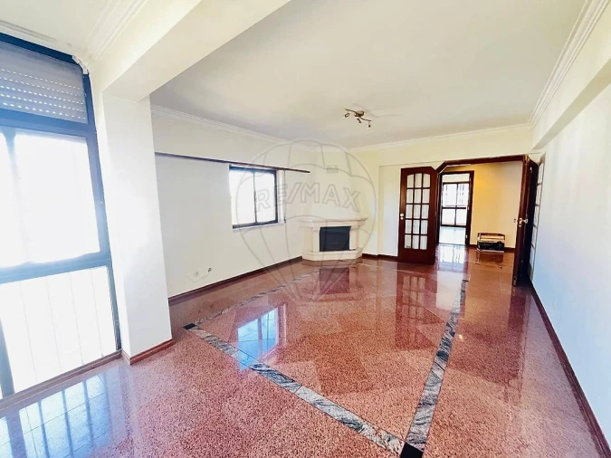 Apartamento T3 para Arrendamento em Alfragide Foto 12
