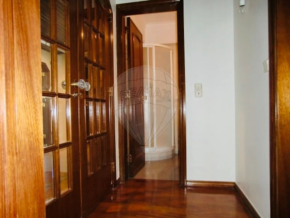 Apartamento T3 para Arrendamento em Águas Livres Foto 20