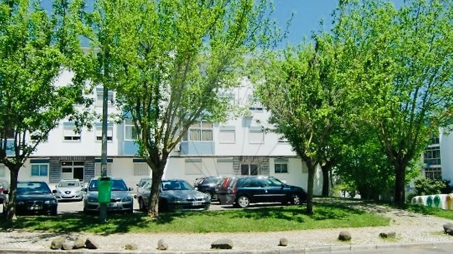 Apartamento T3 para Arrendamento em Alfragide