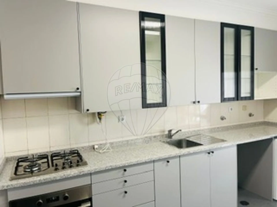 Apartamento T2 para Arrendamento em Alfragide Foto 22