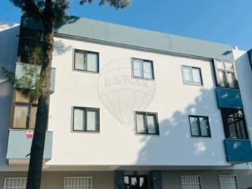 Apartamento T2 para Arrendamento em Alfragide