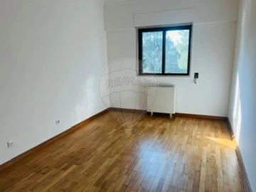 Apartamento T2 para Arrendamento em Alfragide