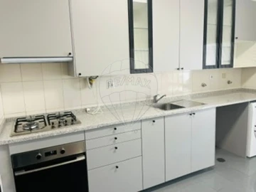 Apartamento T2 para Arrendamento em Alfragide