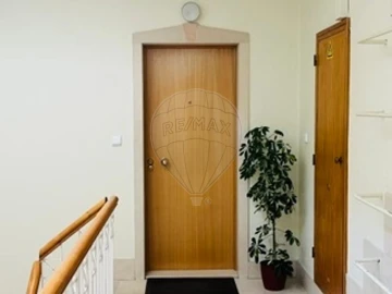 Apartamento T2 para Arrendamento em Alfragide
