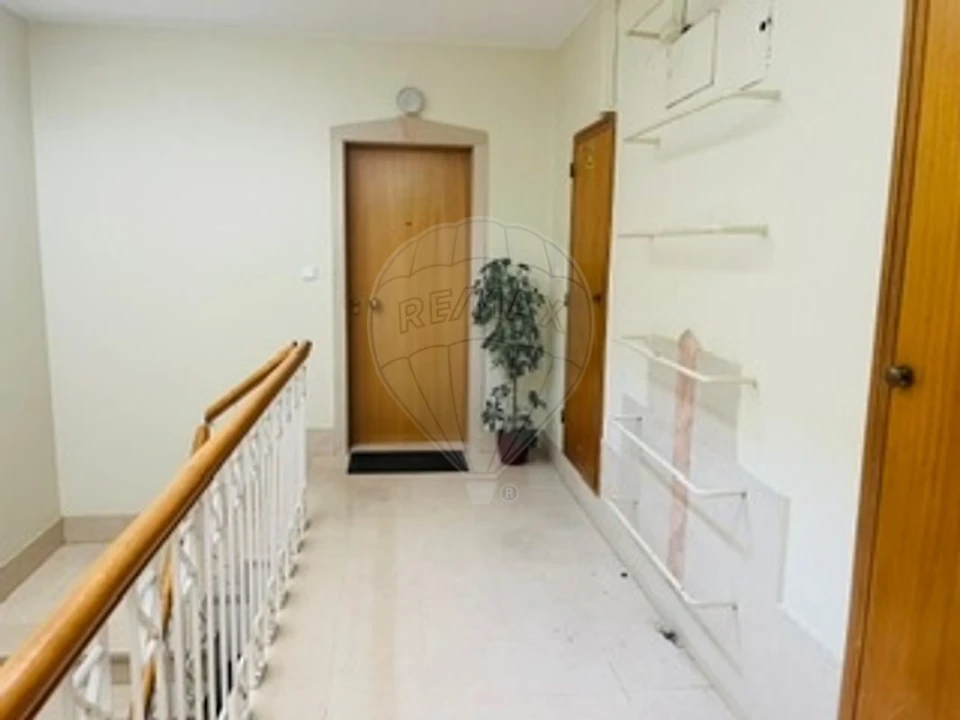 Apartamento T2 para Arrendamento em Alfragide Foto 15