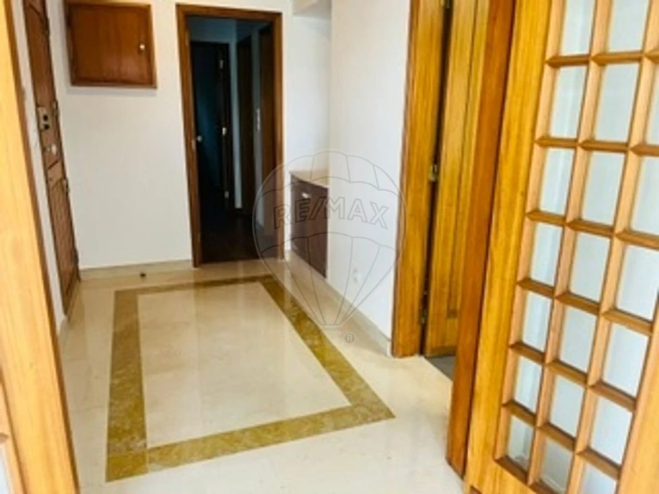 Apartamento T2 para Arrendamento em Alfragide Foto 4