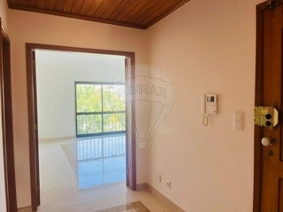 Apartamento T2 para Arrendamento em Alfragide Foto 11
