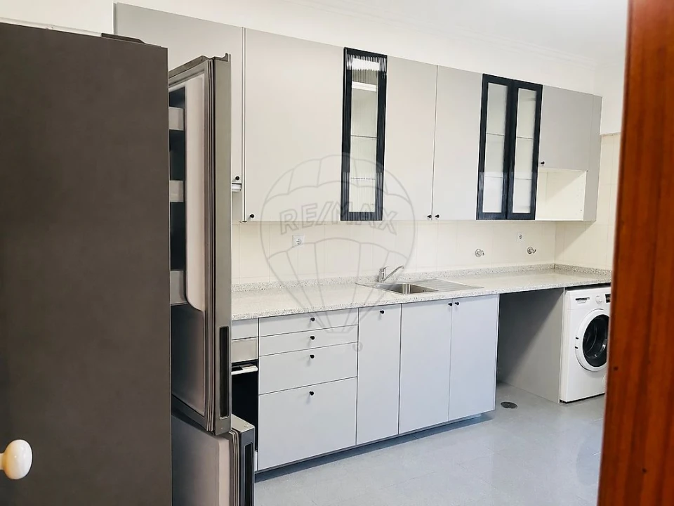 Apartamento T2 para Arrendamento em Alfragide Foto 5