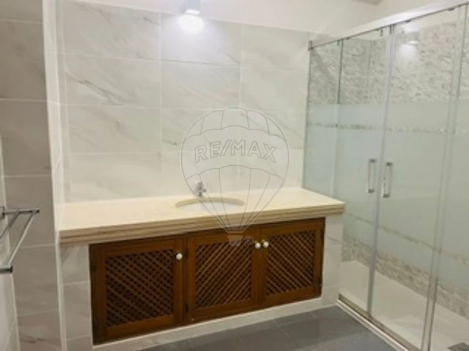 Apartamento T2 para Arrendamento em Alfragide Foto 3