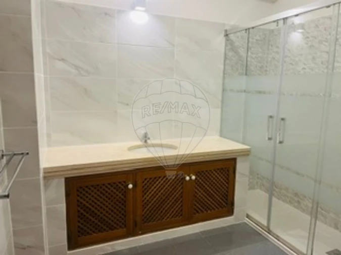 Apartamento T2 para Arrendamento em Alfragide Foto 3