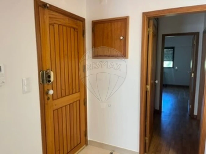 Apartamento T2 para Arrendamento em Alfragide Foto 25