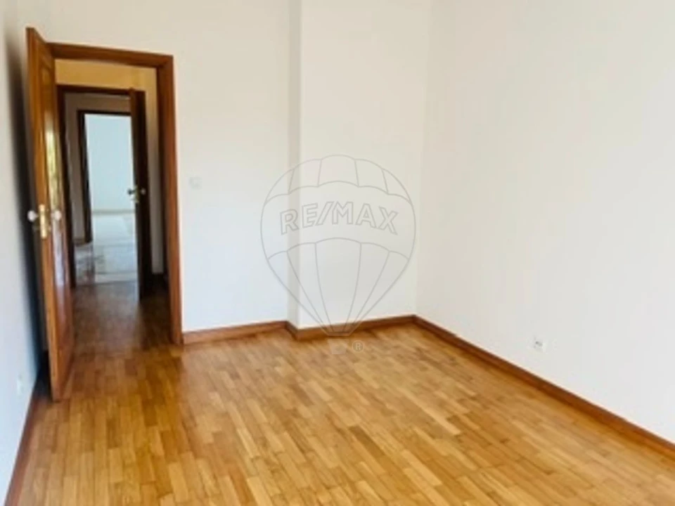 Apartamento T2 para Arrendamento em Alfragide Foto 6