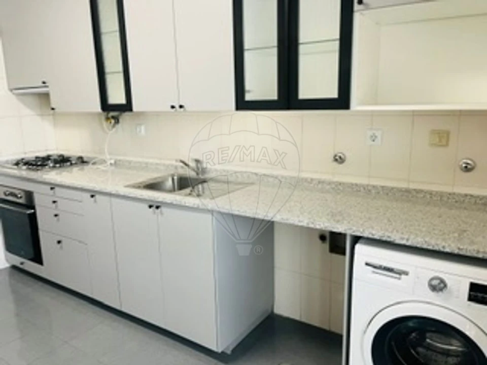 Apartamento T2 para Arrendamento em Alfragide Foto 24