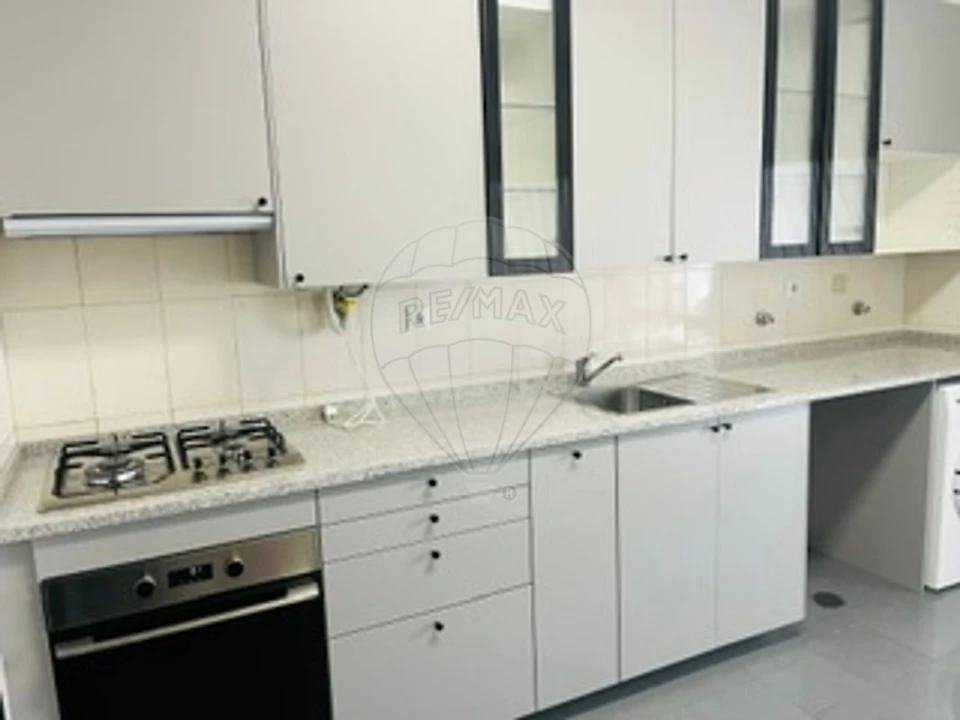 Apartamento T2 para Arrendamento em Alfragide Foto 20