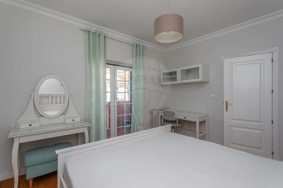Apartamento T4 para Arrendamento em Santa Maria e São Miguel, São Martinho, São Pedro Penaferrim