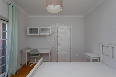 Apartamento T4 para Arrendamento em Santa Maria e São Miguel, São Martinho, São Pedro Penaferrim