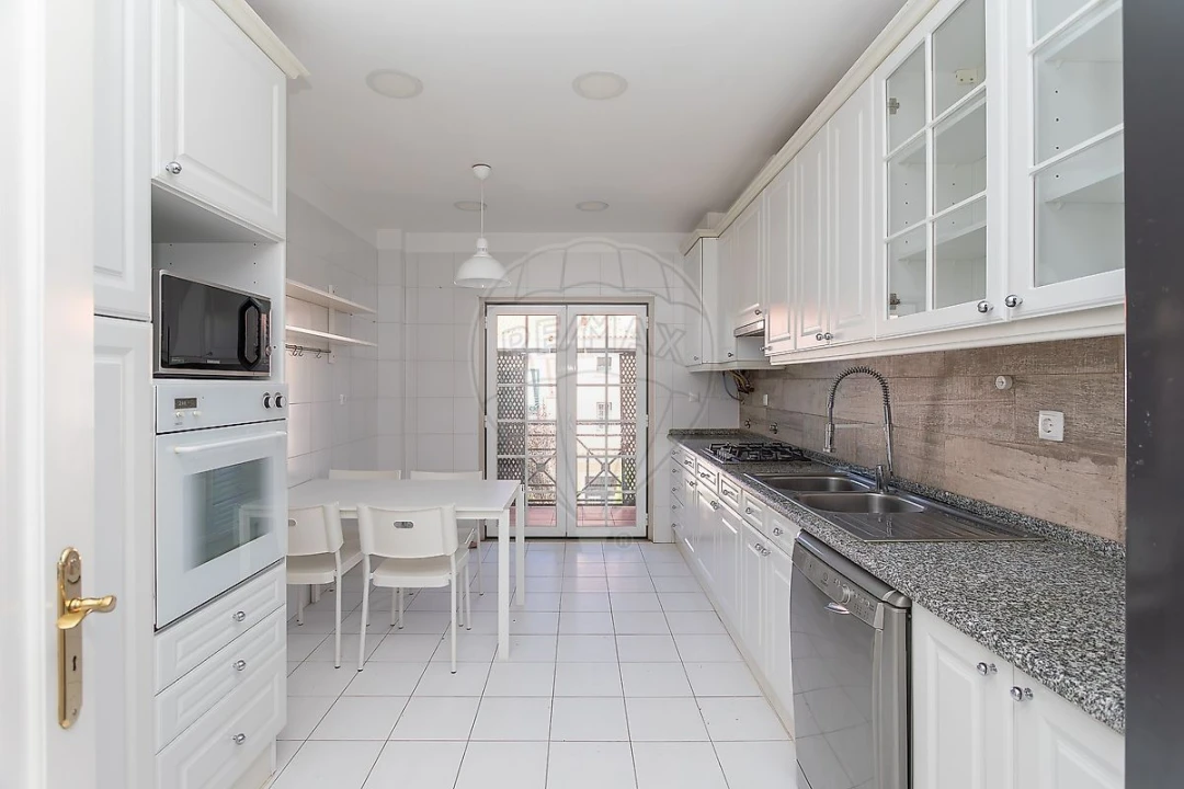 Apartamento T4 para Arrendamento em Santa Maria e São Miguel, São Martinho, São Pedro Penaferrim Foto 39