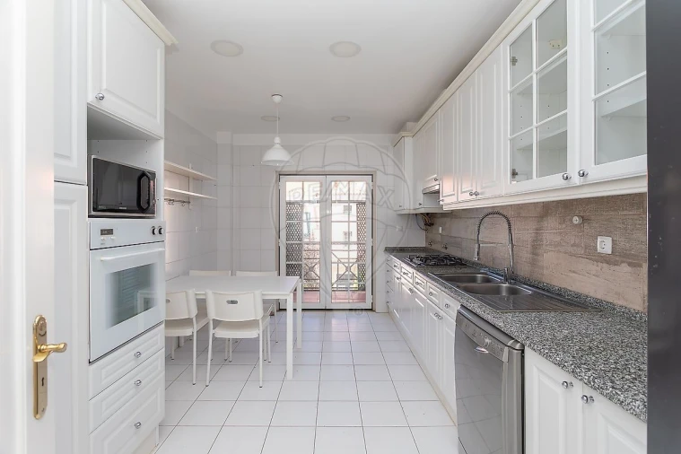 Apartamento T4 para Arrendamento em Santa Maria e São Miguel, São Martinho, São Pedro Penaferrim Foto 39