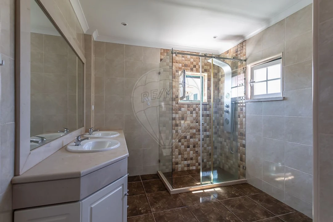 Apartamento T4 para Arrendamento em Santa Maria e São Miguel, São Martinho, São Pedro Penaferrim Foto 17