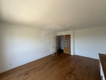 Apartamento T2 para Arrendamento em Campanhã