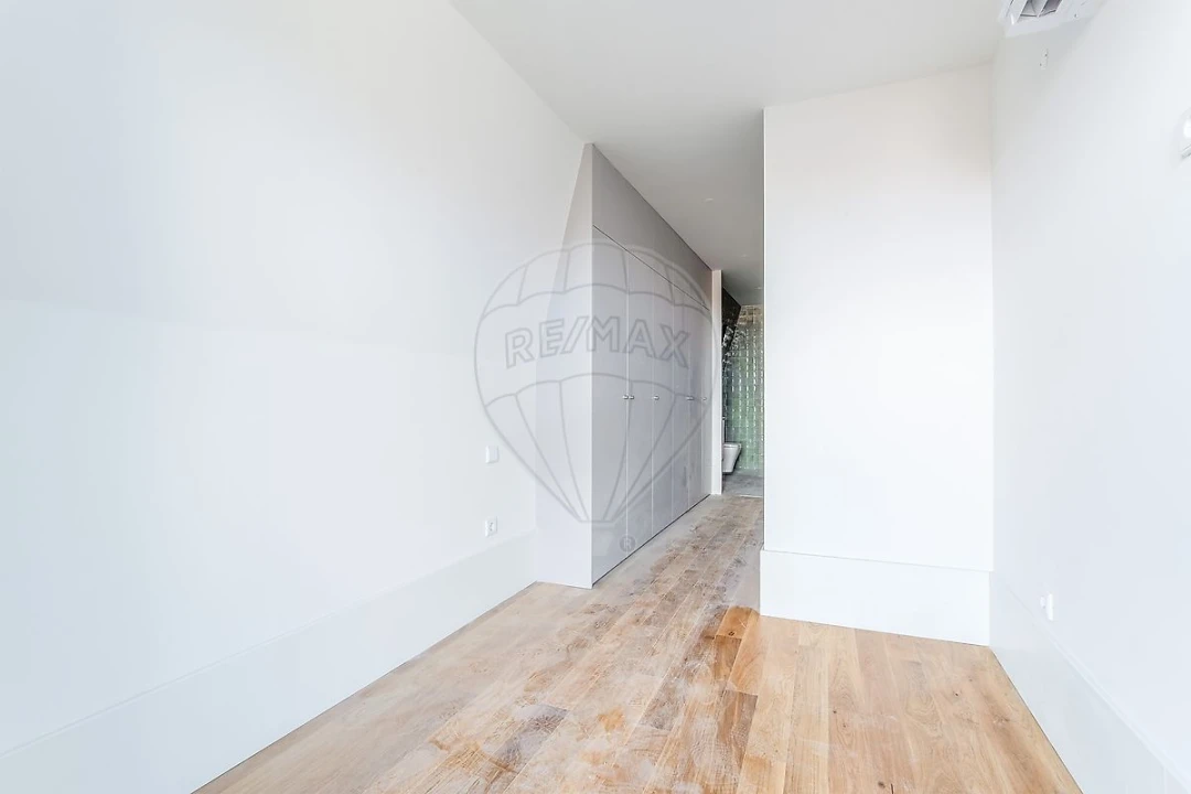 Apartamento T2 para Venda em Cedofeita, Santo Ildefonso, Sé, Miragaia, São Nicolau e Vitória Foto 4