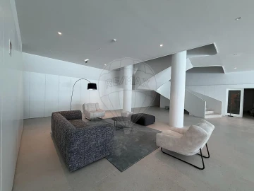 Apartamento T2 para Arrendamento em Mafamude e Vilar do Paraíso