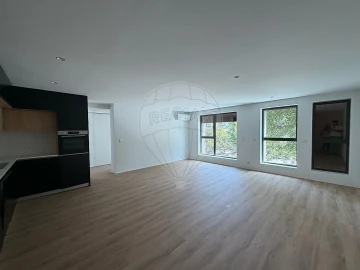 Apartamento T2 para Arrendamento em Mafamude e Vilar do Paraíso