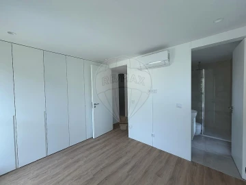 Apartamento T2 para Arrendamento em Mafamude e Vilar do Paraíso