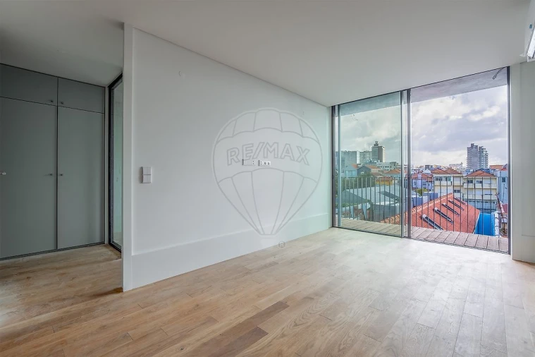 Apartamento T2 para Venda em Cedofeita, Santo Ildefonso, Sé, Miragaia, São Nicolau e Vitória Foto 12