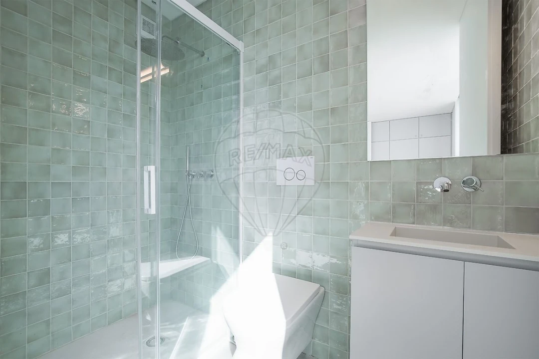 Apartamento T2 para Venda em Cedofeita, Santo Ildefonso, Sé, Miragaia, São Nicolau e Vitória Foto 5