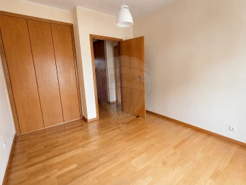 Apartamento T2 para Arrendamento em Bonfim