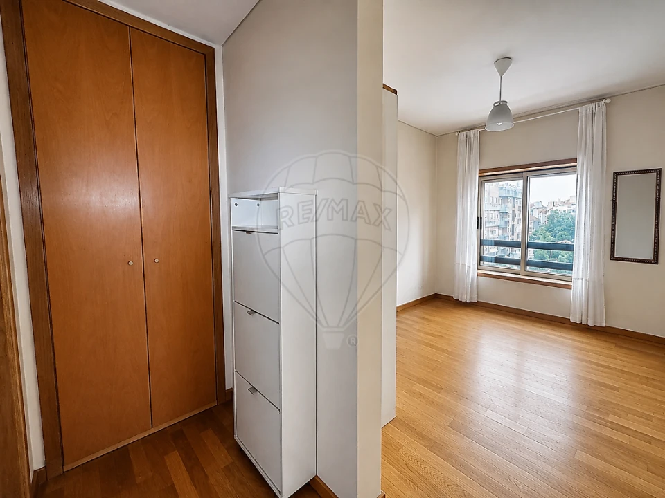 Apartamento T2 para Arrendamento em Bonfim Foto 9