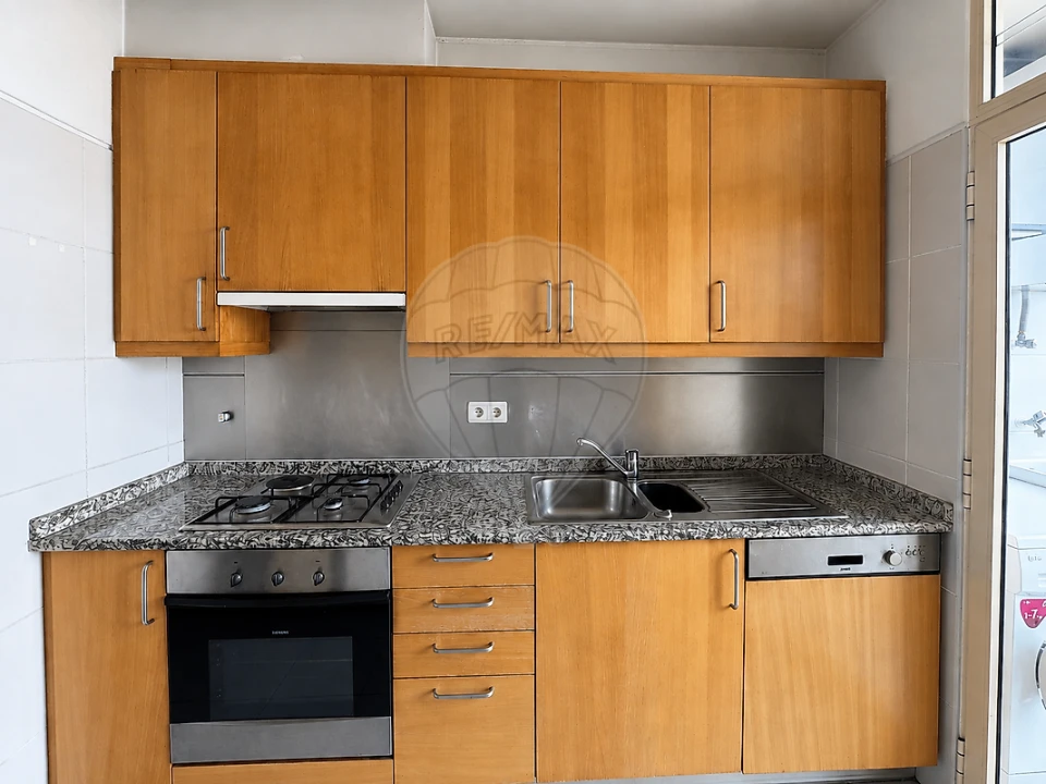 Apartamento T2 para Arrendamento em Bonfim Foto 5