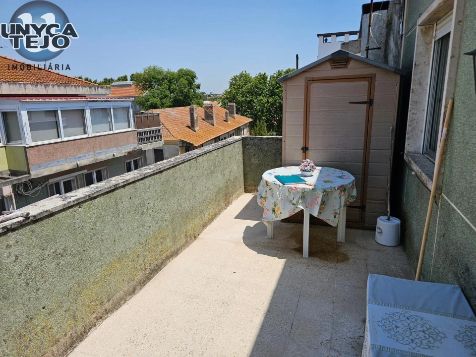 Apartamento T1 para Venda em Queluz e Belas Foto 2