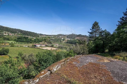 Moradia T2 para Venda em Fonte Arcada e Oliveira