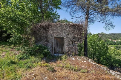 Moradia T2 para Venda em Fonte Arcada e Oliveira
