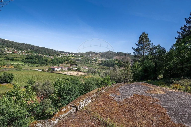 Moradia T2 para Venda em Fonte Arcada e Oliveira Foto 11