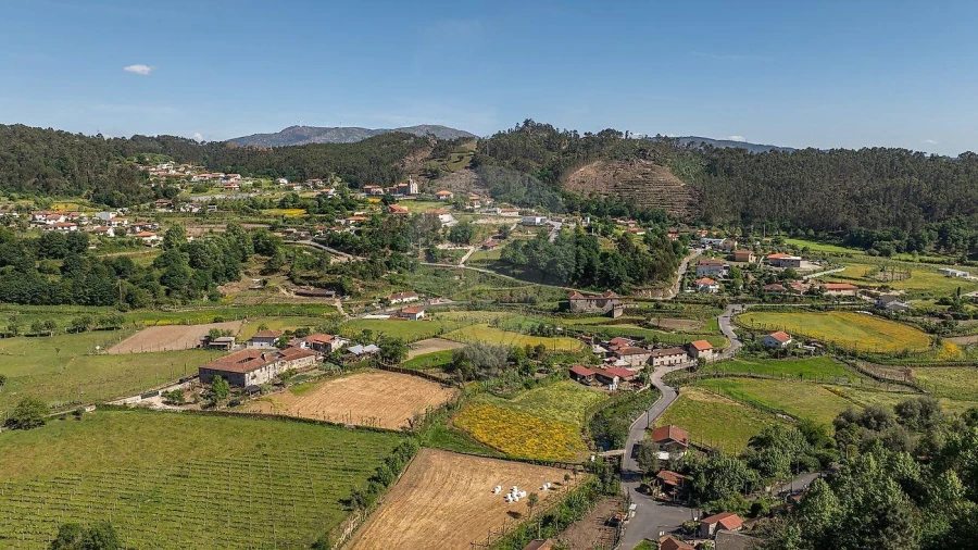 Moradia T2 para Venda em Fonte Arcada e Oliveira Foto 17
