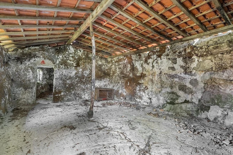 Moradia T2 para Venda em Fonte Arcada e Oliveira Foto 7