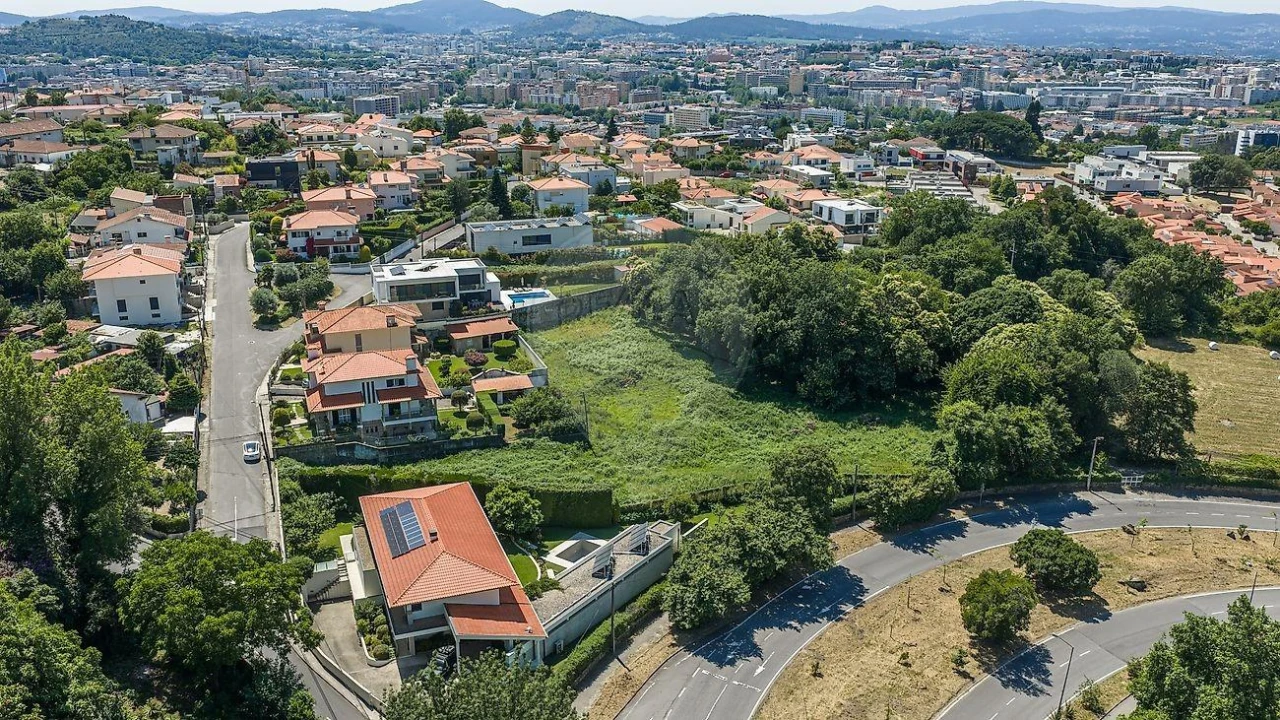 Terreno para Venda em Nogueiró e Tenões Foto 22